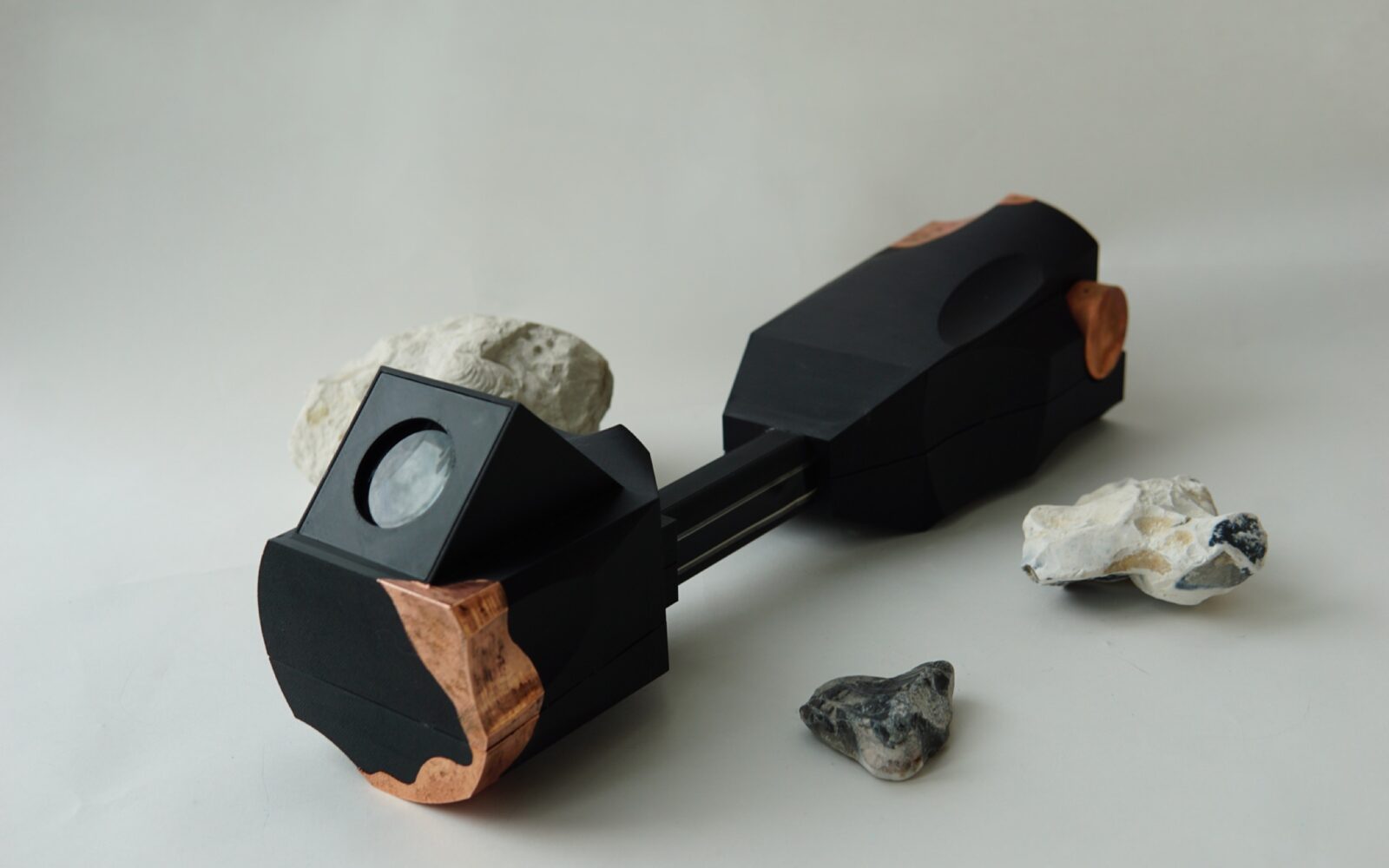 출현의 조건 – 디지털 정보를 방향과 우연, 그리고 몸의 움직임으로 변환하다